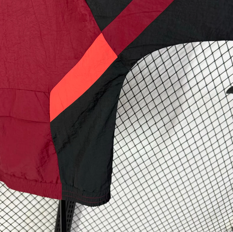Riverbed windbreaker, maroon