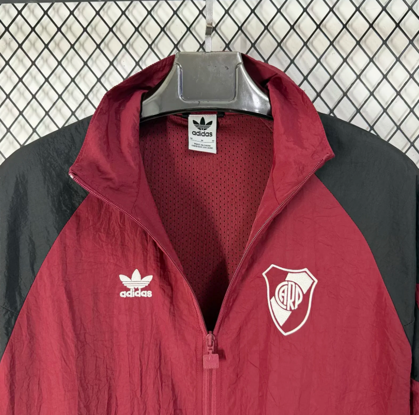 Riverbed windbreaker, maroon