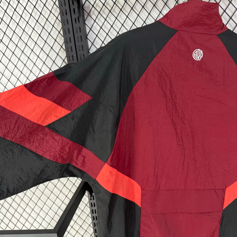 Riverbed windbreaker, maroon