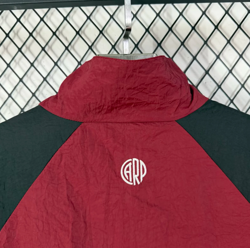 Riverbed windbreaker, maroon