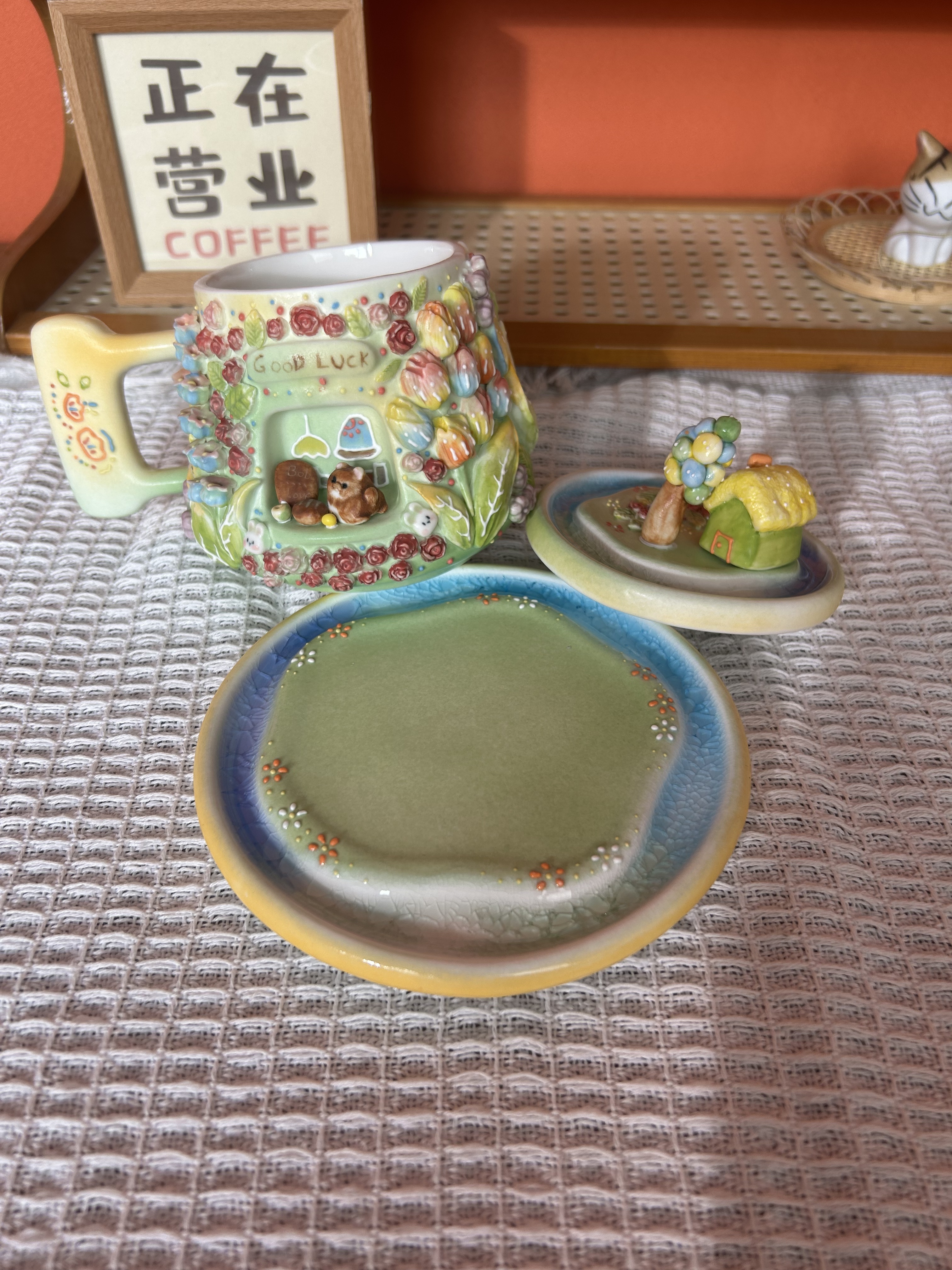 Handmade Cute Bear Ceramic Tea Mug with Lid & Saucer – Unique Hand-Painted Coffee Mug Gift (A009)