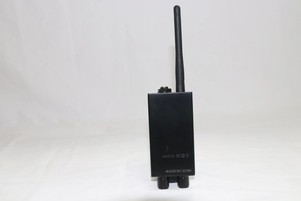 VS-M8000 spy bug detector can detect GPS trackers, hidden cameras, and eavesdropping devices.