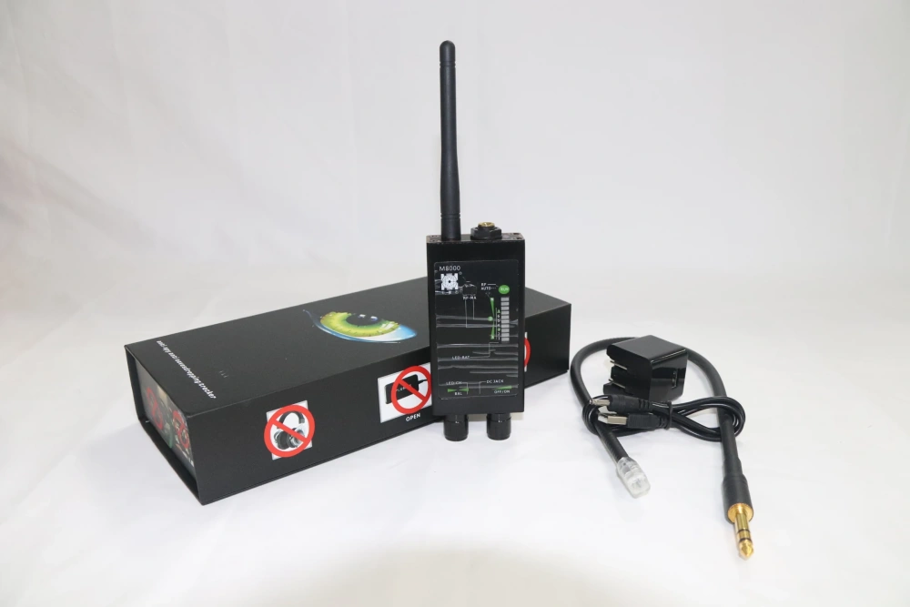 VS-M8000 spy bug detector can detect GPS trackers, hidden cameras, and eavesdropping devices.
