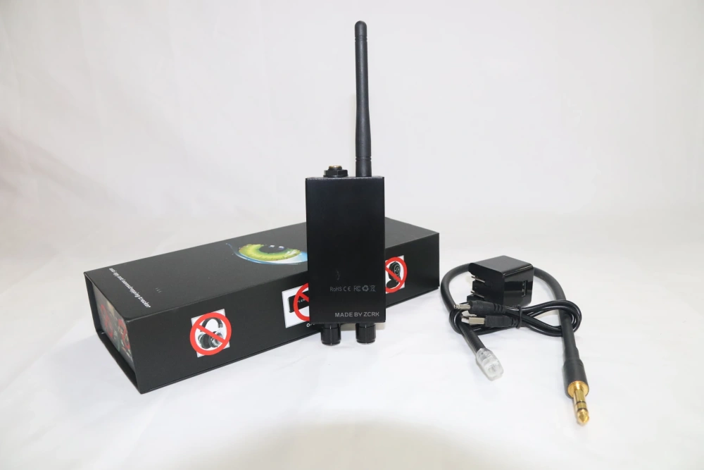 VS-M8000 spy bug detector can detect GPS trackers, hidden cameras, and eavesdropping devices.