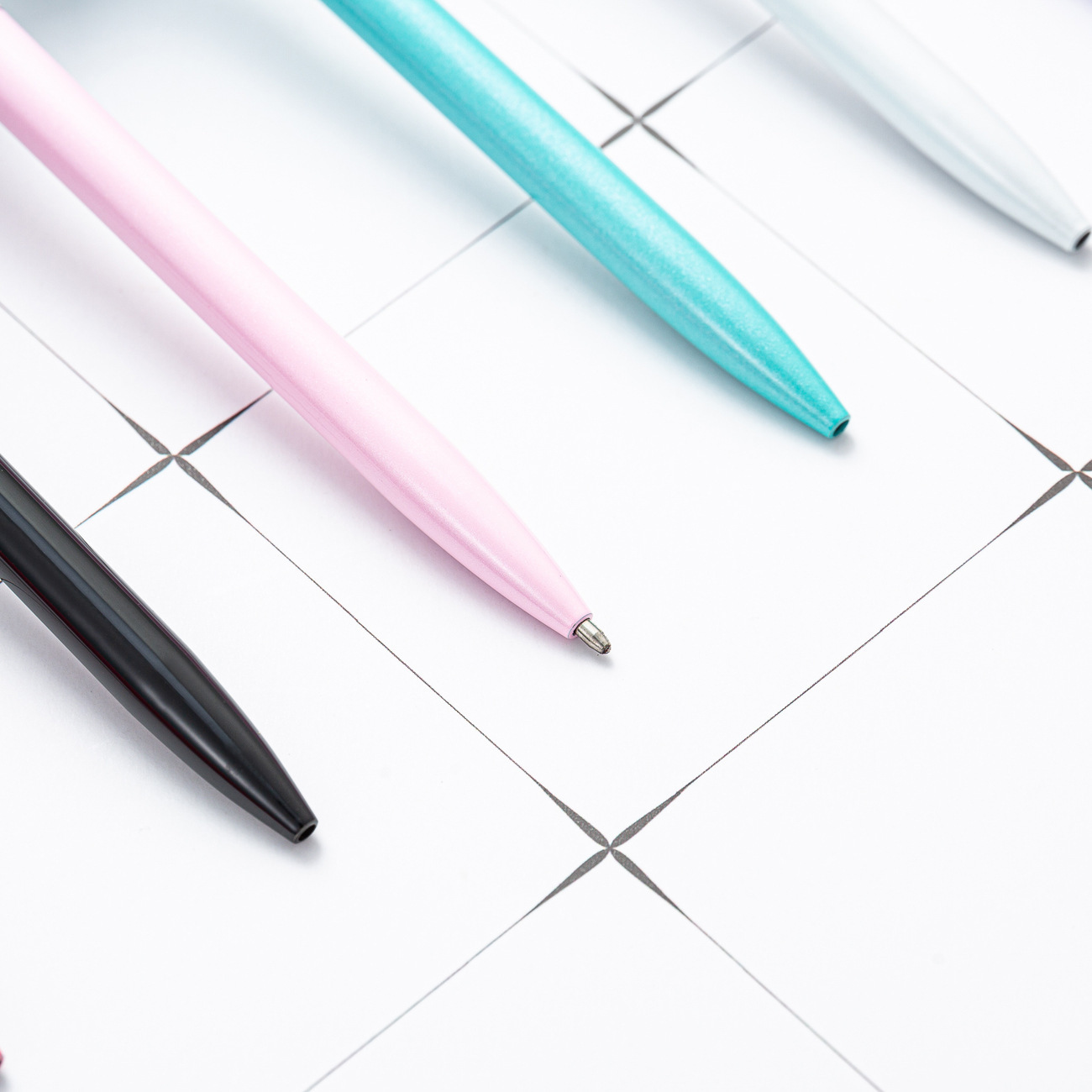 Custom Logo Colorful Spinning Pen Ballpoint New Design Cute Stationery with DIY Flower Pendant,NaBaiYu,Custom Logo Colorful Spinning Pen Ballpoint New Design Cute Stationery with DIY Flower Pendant