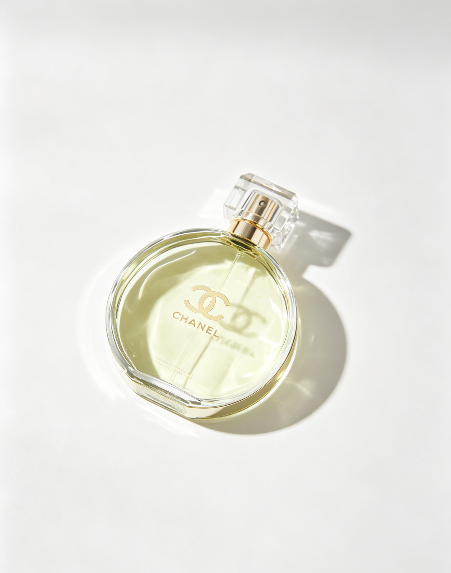 Round Dual Emblem Golden Crystal Perfume Vessel