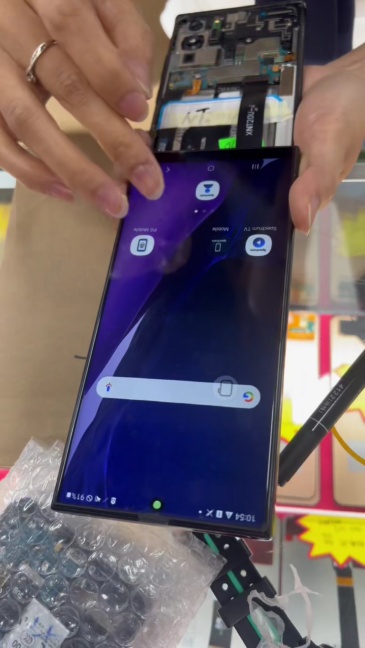 Flexible OLED Screen Assembly with Frame for Samsung Galaxy S20 S20+ S20 Ultra S21 S21+ S21 Ultra,Panelix,Flexible OLED Screen with Frame for Samsung S20 S21 Series