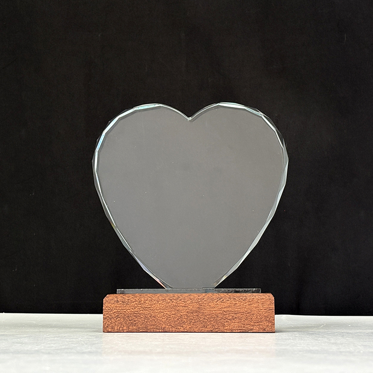 Personalized Heart Crystal Trophy with Wood Base MH-LJ0929