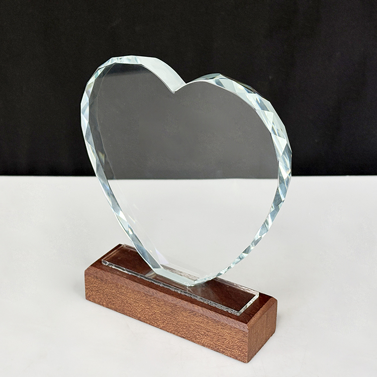 Personalized Heart Crystal Trophy with Wood Base MH-LJ0929