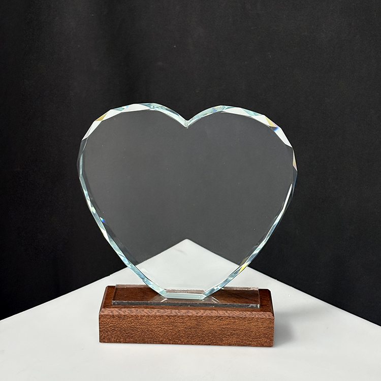 Personalized Heart Crystal Trophy with Wood Base MH-LJ0929