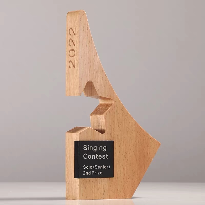 Personalized Triangle Shape Wood Trophy MH-LJ0884