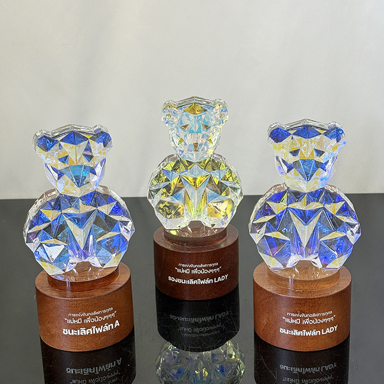 Rainbow Teddy Bear Shape Crystal Trophy Awards with Wooden Base for Kids Students MH-LJ0790