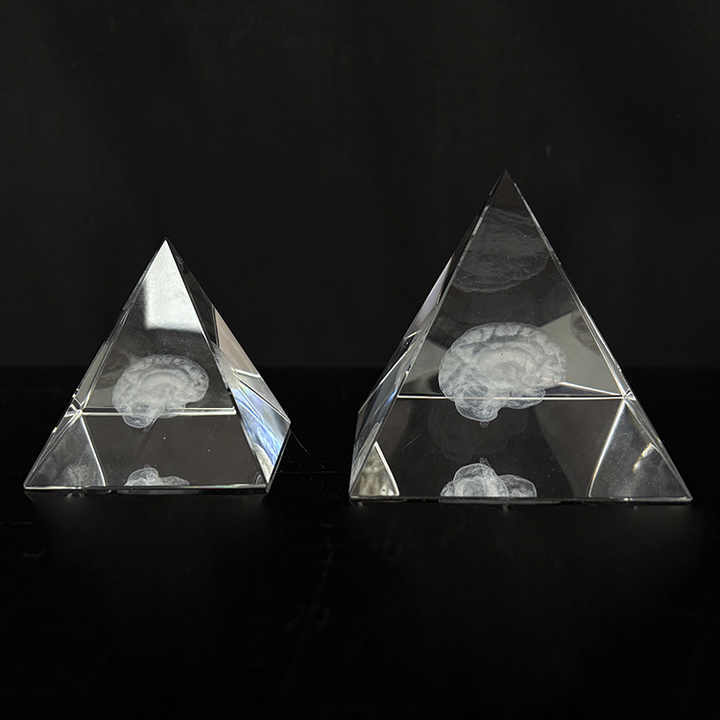 3D Laser Brain Glass Crystal Pyramid MH-F0679