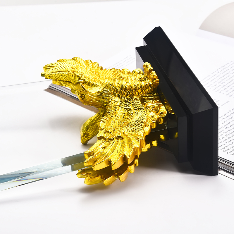 Wholesale Factory Price Fine Workmanship Creative Events Souvenirs Crystal Awards Golden Eagle Trophy