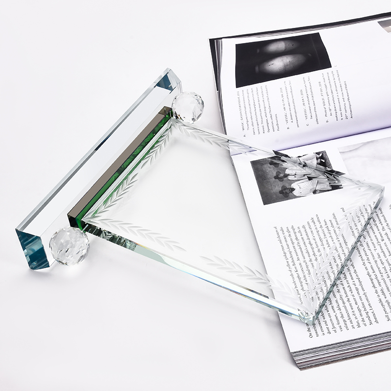 Customized Products Souvenir Gift Fine Workmanship Competition Awards Clear Engraved Logo Crystal Trophy