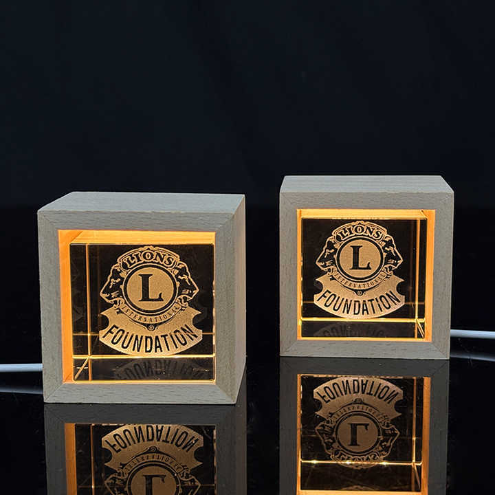 New Night Light Laser Personalized Crystal Block Cube Paperweight with Wooden Light Base MH-F0708