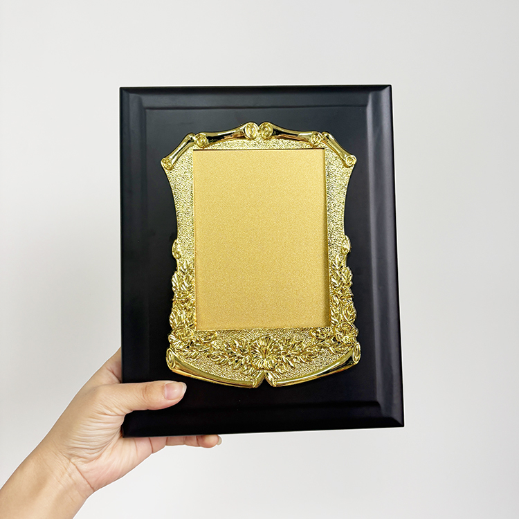 Blank Walnut Wood Plaque Wooden Business Trophy Award with Gold Plate Certificate MH-LJ0804