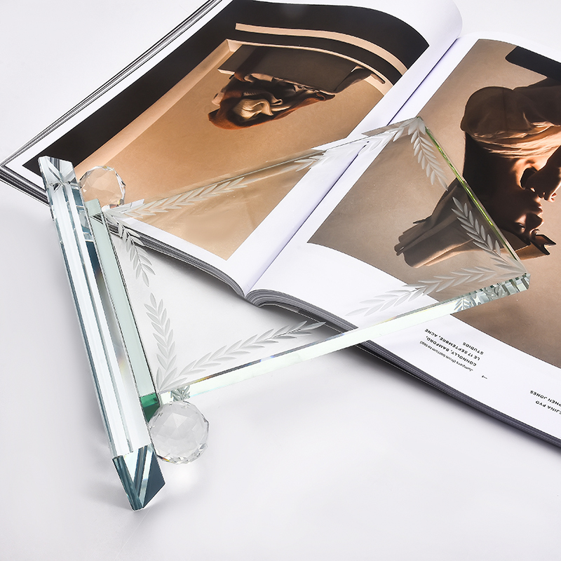 Customized Products Souvenir Gift Fine Workmanship Competition Awards Clear Engraved Logo Crystal Trophy
