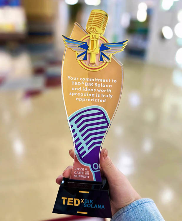 New Design Gold Metal microphone Music Crystal Glass Awards Trophy MH-FJ0047