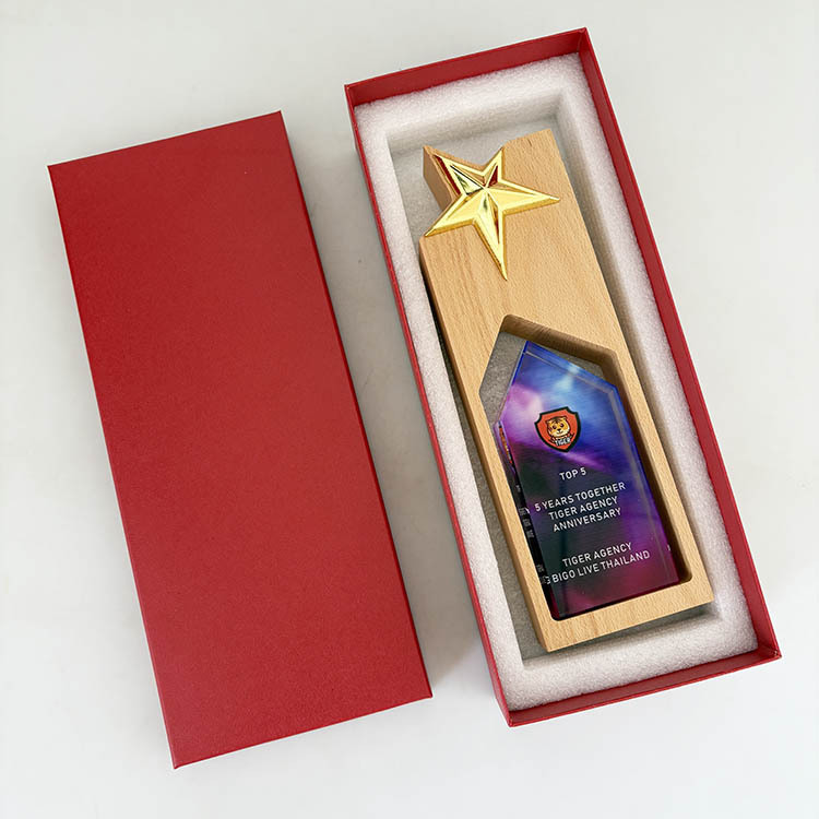 Gold Star Personalized Wooden Plaque Crystal Trophy MH-FJ0049