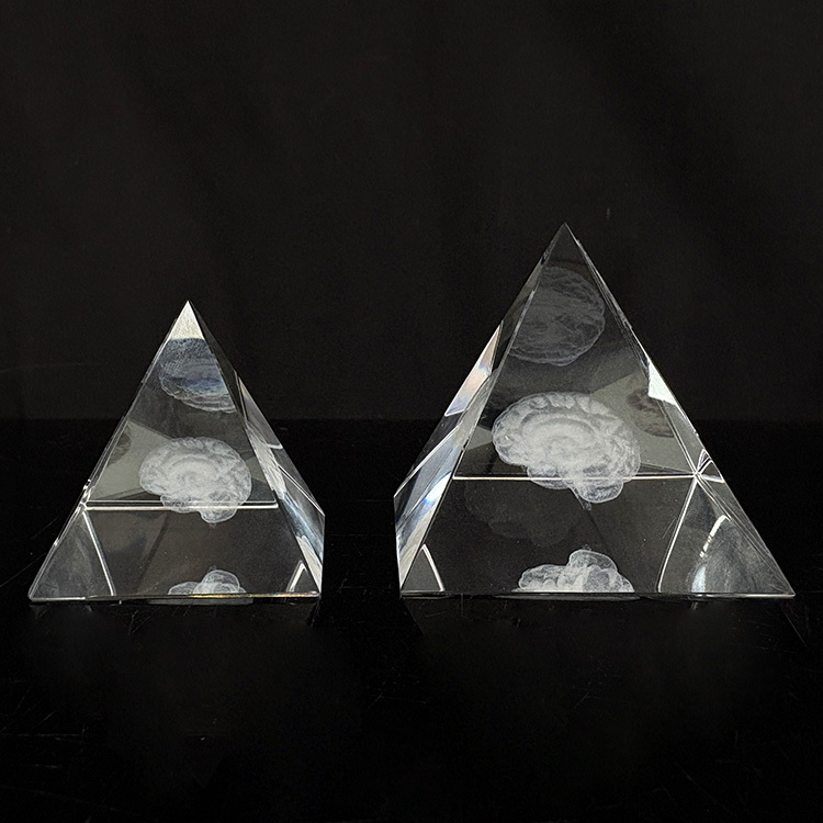 3D Laser Brain Glass Crystal Pyramid MH-F0679