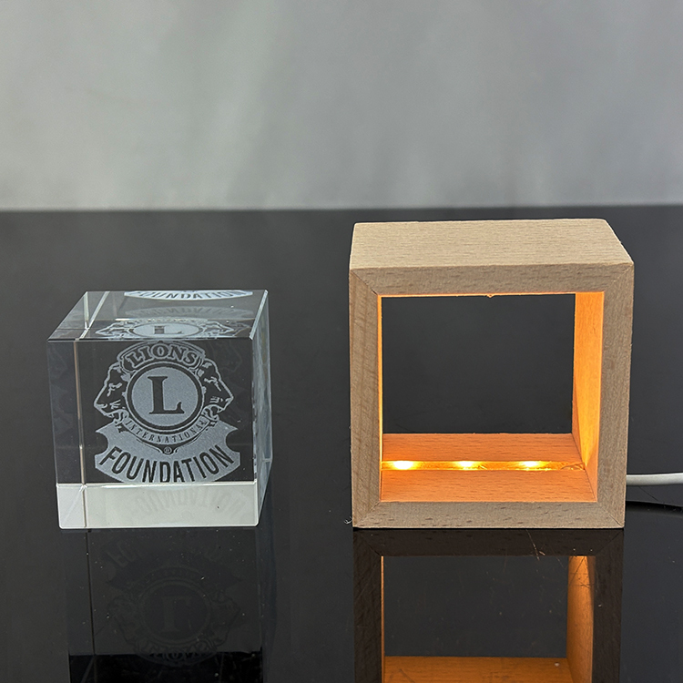 New Night Light Laser Personalized Crystal Block Cube Paperweight with Wooden Light Base MH-F0708