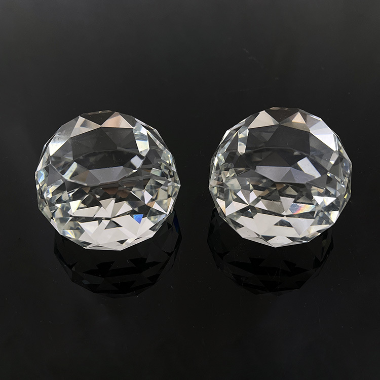 Clear Round Diamond Cut Paperweight MH-F0622