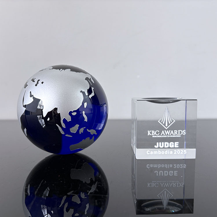 Blue Glass Crystal Glass Globe Paperweight MH-8138