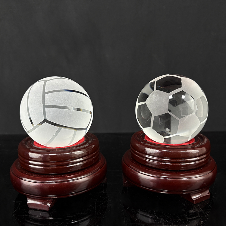 Clear Crystal Soccer Football Volleyball with Red Wooden Stand MH-Q0286