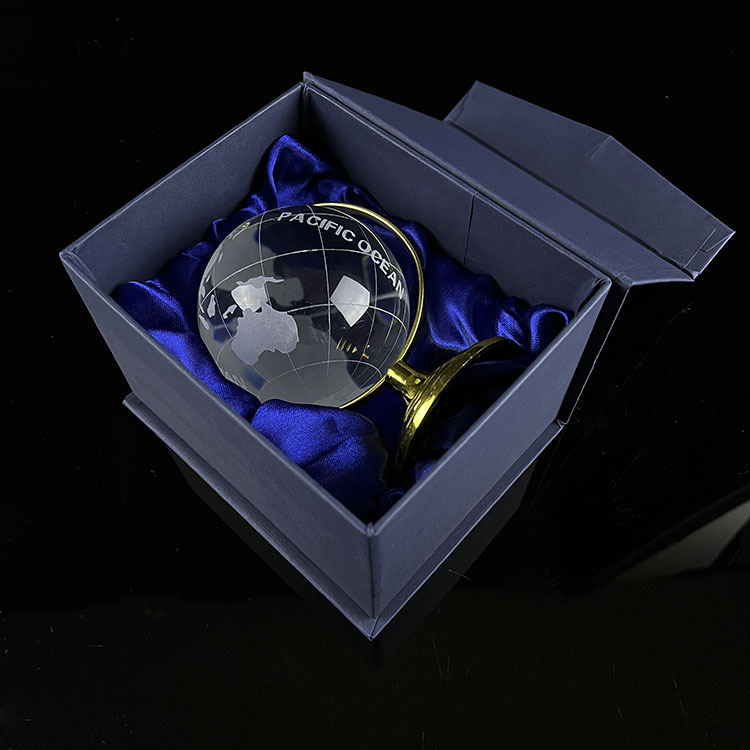 Crystal Globe with Continent Wording on Golden Metal Stand  MH-Q0236