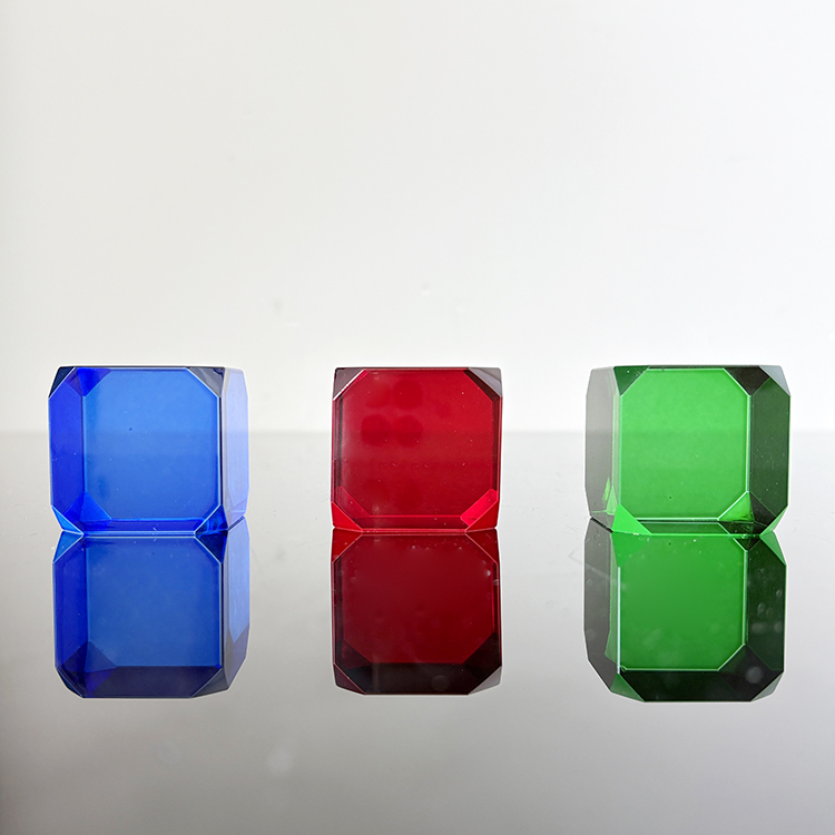 Green Red Blue Crystal Cube Paperweight with Cutting Edge MH-F0635