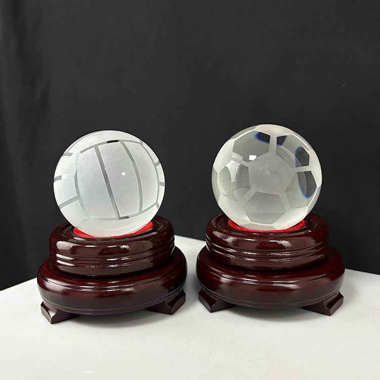 Clear Crystal Soccer Football Volleyball with Red Wooden Stand MH-Q0286