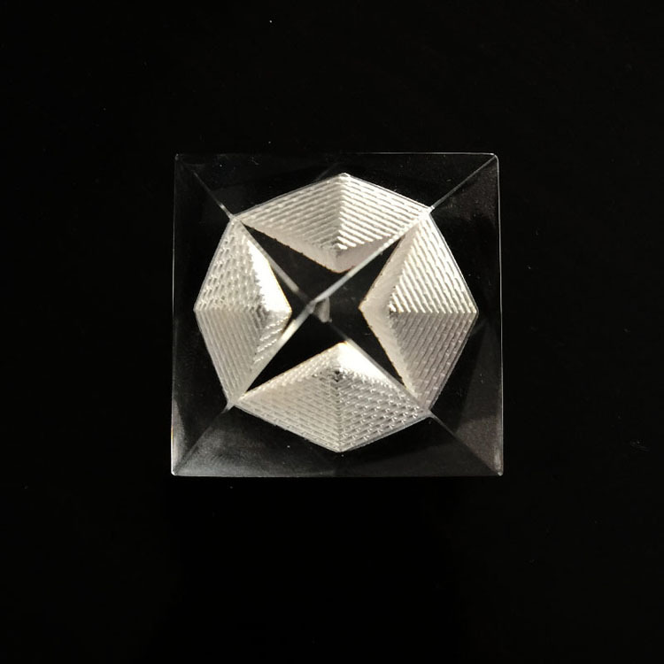 Crystal Clear Glass Egyptian Pyramid Paperweight MH-F0197