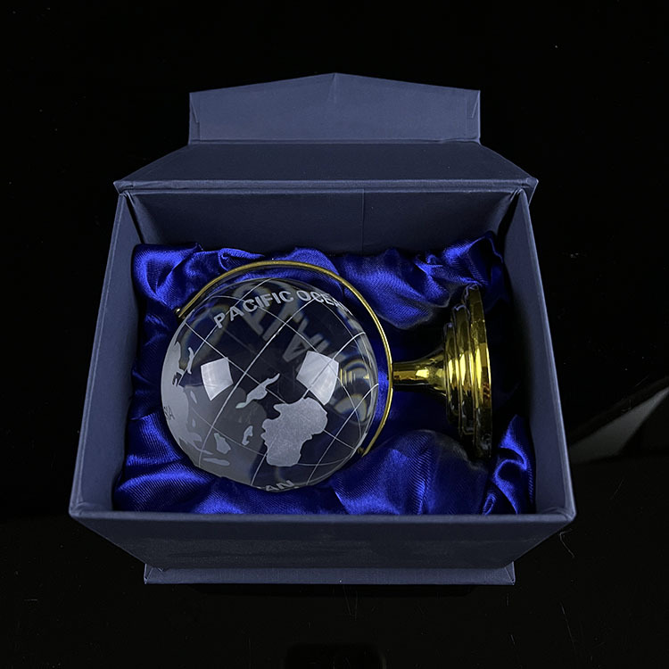 Crystal Globe with Continent Wording on Golden Metal Stand  MH-Q0236