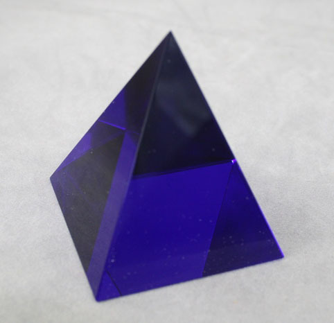 Glass Blue Crystal Egypt Pyramid MH-F0123