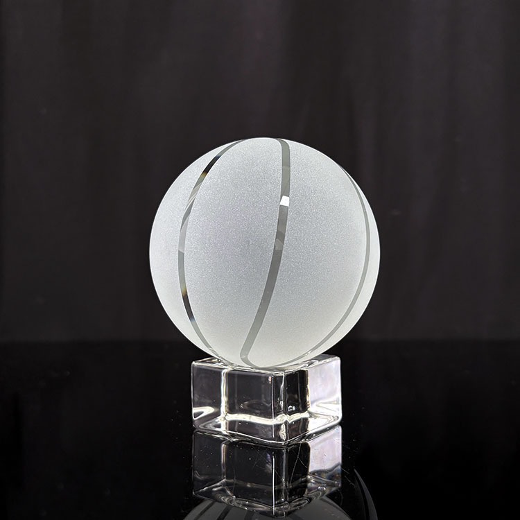 Optical Crystal Glass Basketball with Base Sports Events MH-Q0143