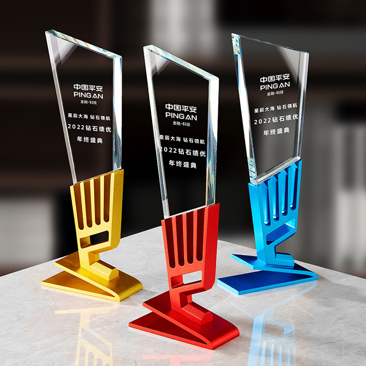 Professional Factory Wholesale Crafts Gold Metal Custom Glass Trophy