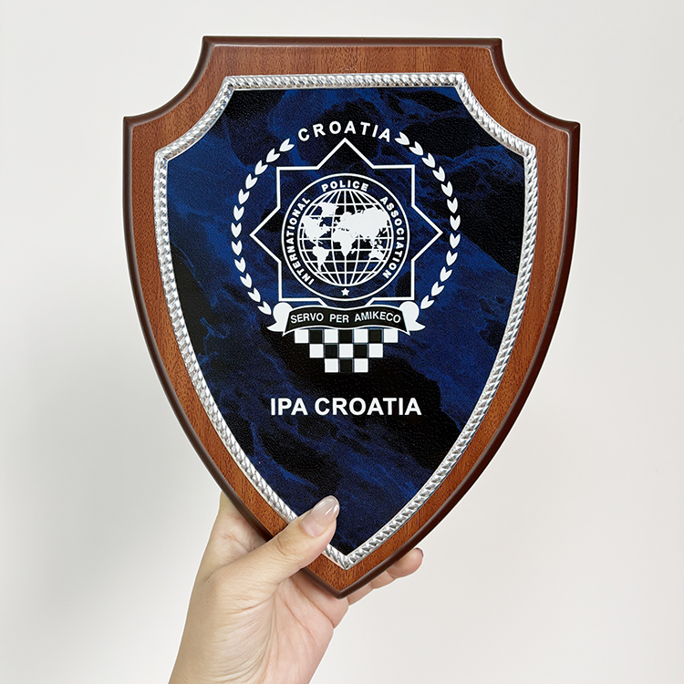 20x25cm Shield Shape Wooden Certificate Award with Silver Blue Metal Plate MH-LJ0752