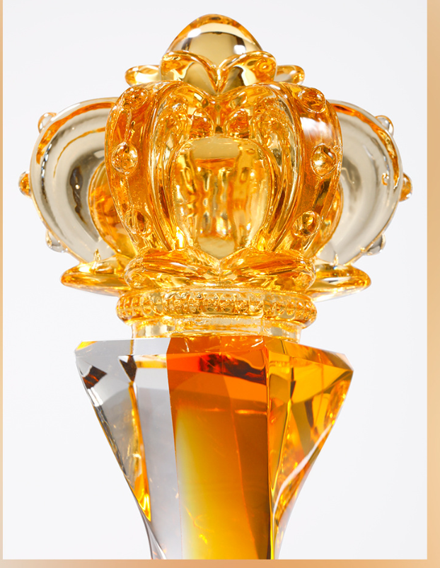 Custom Made Crystal Liuli Trophy with UV Printing Polished Amber Crown Engraved Design TV & Movie Character Theme