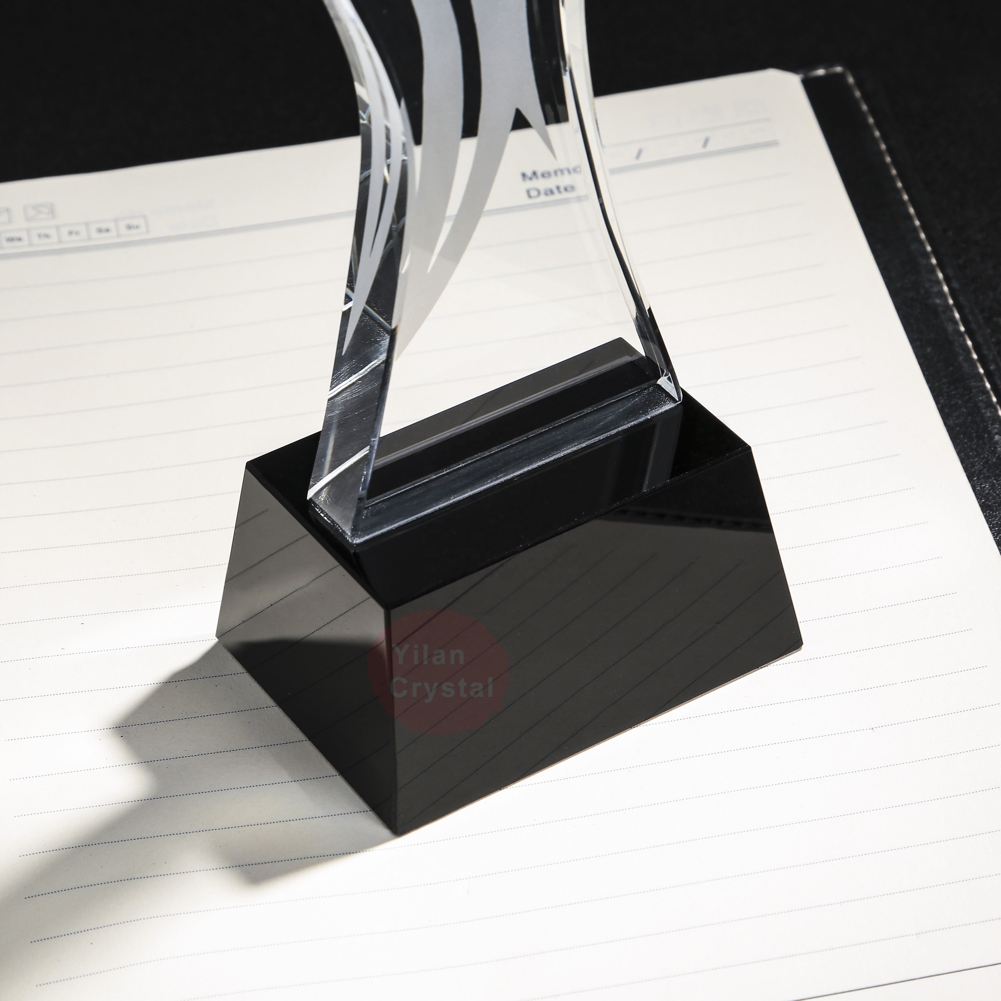 Wholesale Eco-Friendly Crystal Glass Award Trophy with Laser Engraved Design Custom Size for Music Festival Souvenirs