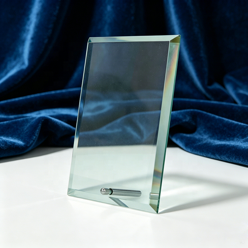Transparent Crystal Glass Award with Metal Stand Glass Trophy Plaque Crystal Gift Winner Prize Staff Appreciation Ceremony