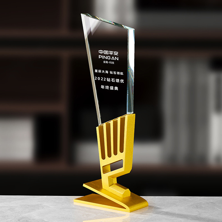 Professional Factory Wholesale Crafts Gold Metal Custom Glass Trophy