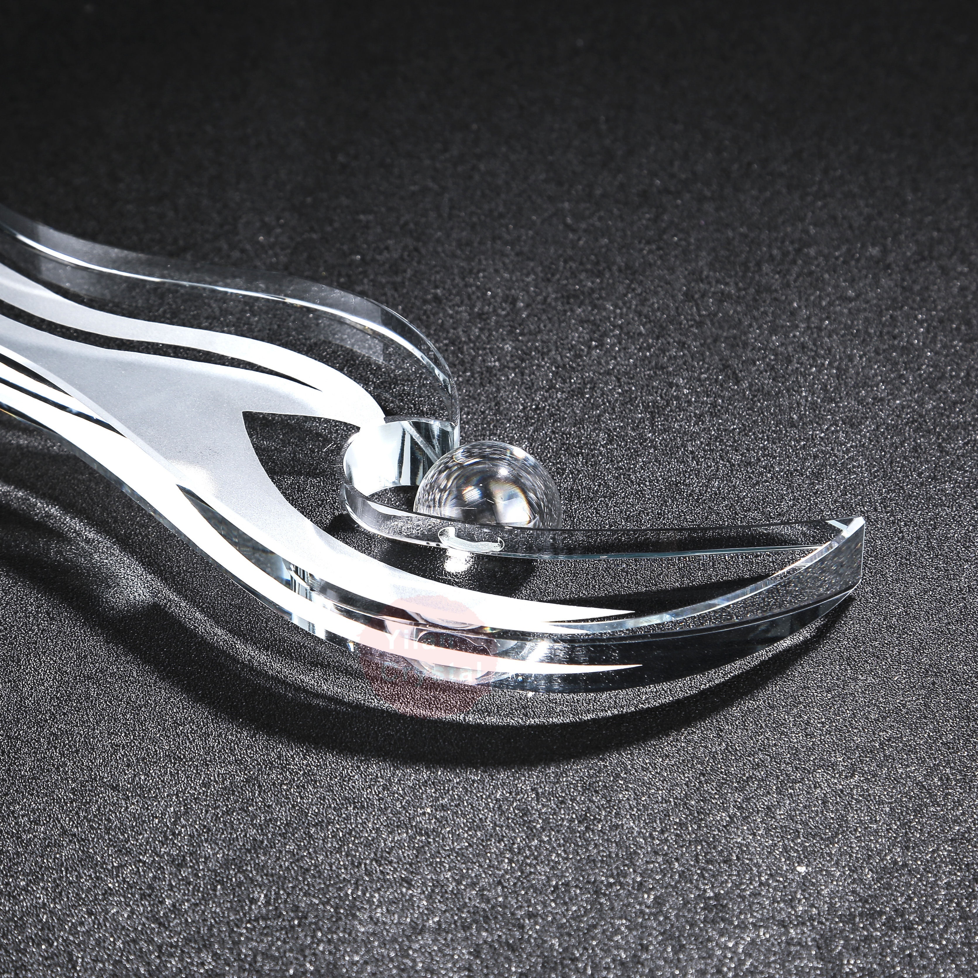 Wholesale Eco-Friendly Crystal Glass Award Trophy with Laser Engraved Design Custom Size for Music Festival Souvenirs