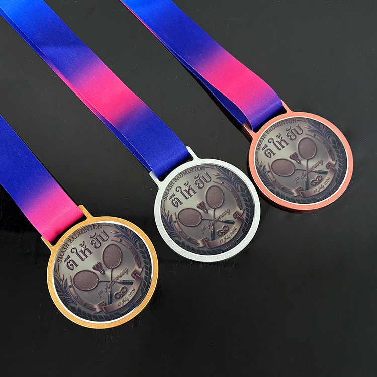 Personalized Gold Silver Bronze Metal Round Crystal Glass Medallion Medal MH-LJ0695