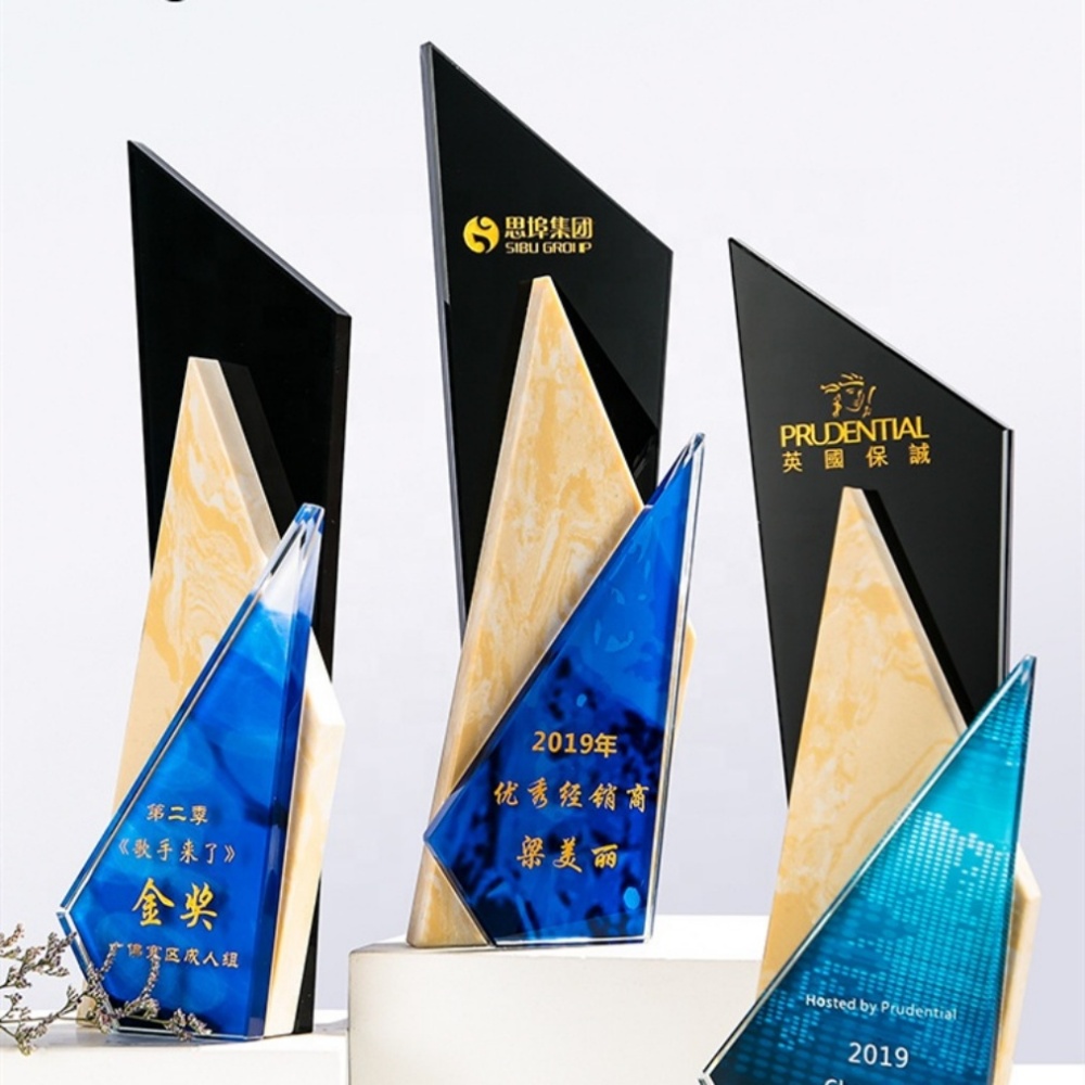 Promotional Asia Wholesale Handmade Custom Logo 3D Eagle Statue Award Hot Sale Crystal Dragon Plaque and Trophy Supplies