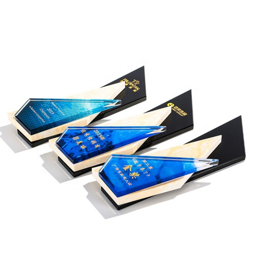Promotional Asia Wholesale Handmade Custom Logo 3D Eagle Statue Award Hot Sale Crystal Dragon Plaque and Trophy Supplies
