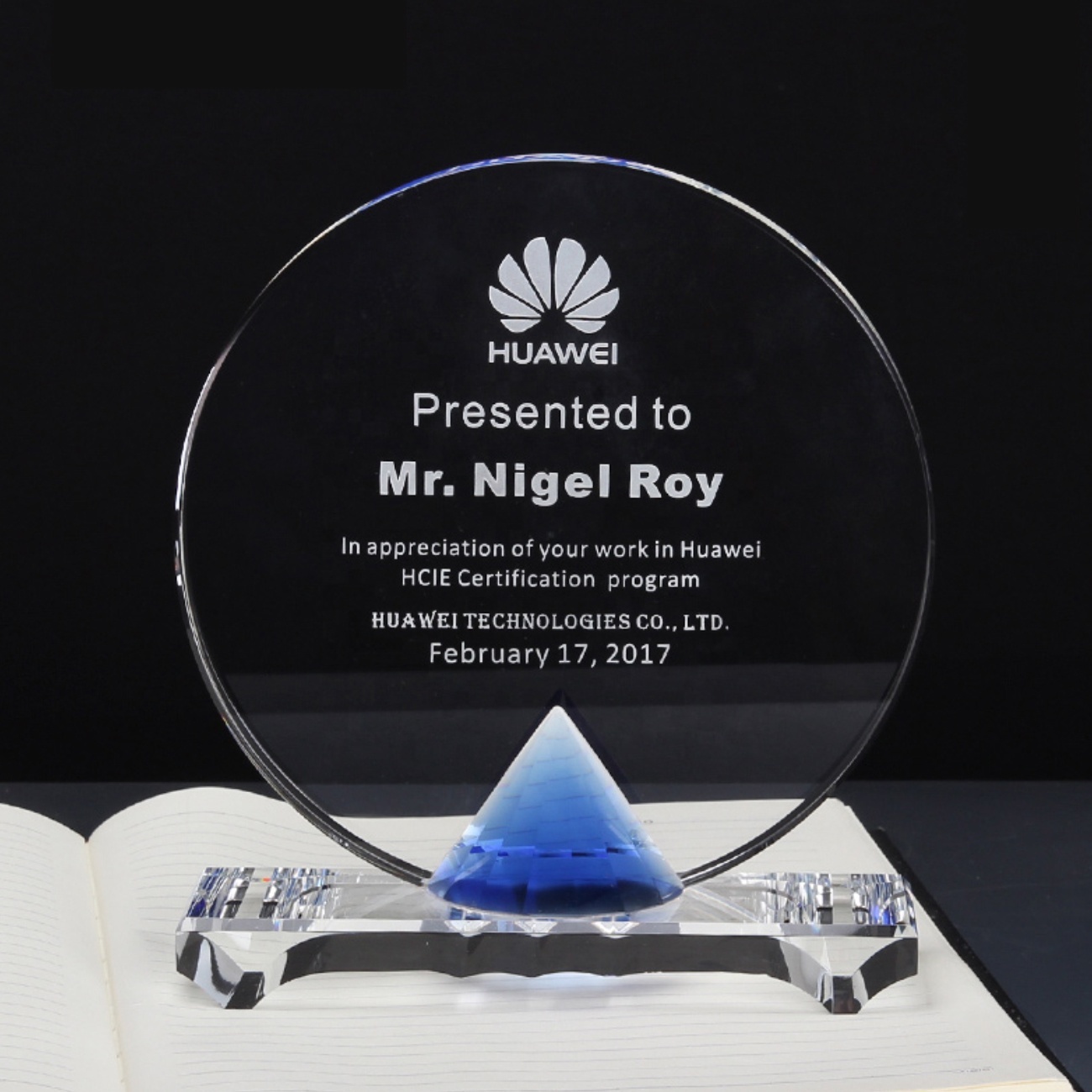Pujiang Factory Hot Sale K9 Glass Laser Engraving Custom Blank Round Plaque Crystal Trophy Awards Business Events