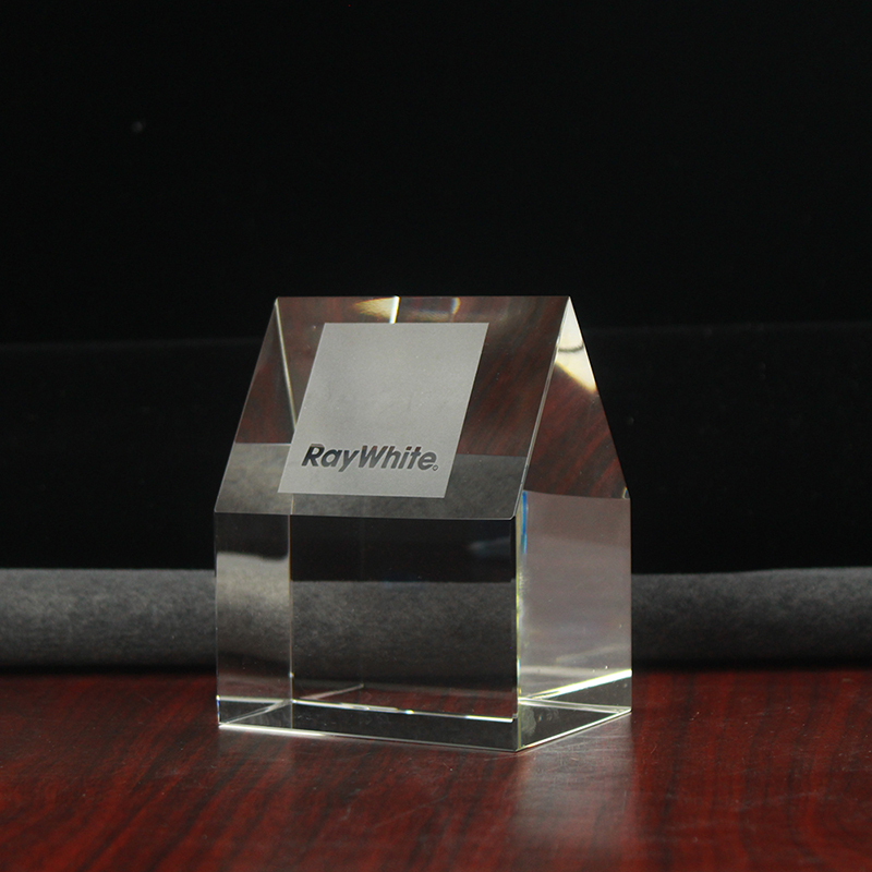 House Shape 3D Laser Engraving Crystal Custom Paperweight for Home Real Estate Decoration