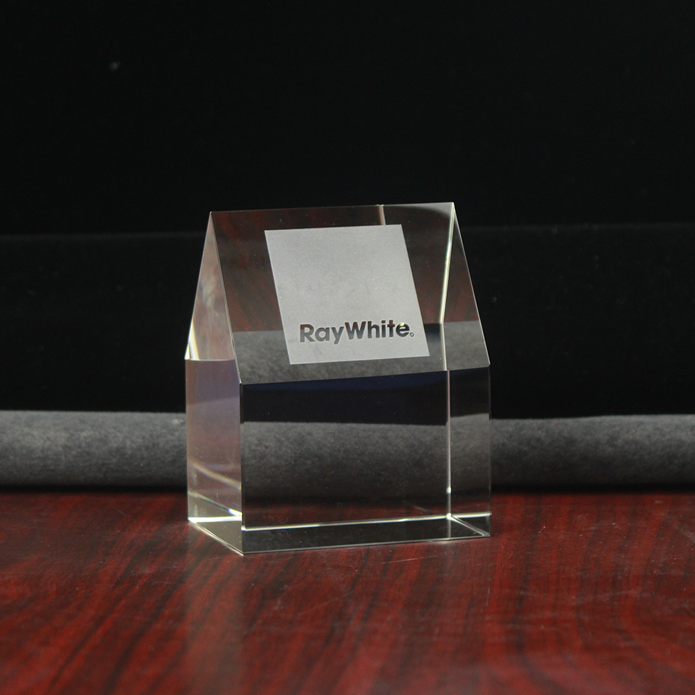 House Shape 3D Laser Engraving Crystal Custom Paperweight for Home Real Estate Decoration