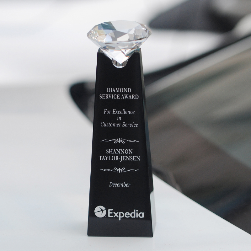 Bulk Price China Factory Supply Crystal Glass Black Diamond Trophy